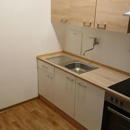 Lumini Otto-von-guericke Strasse 6 *